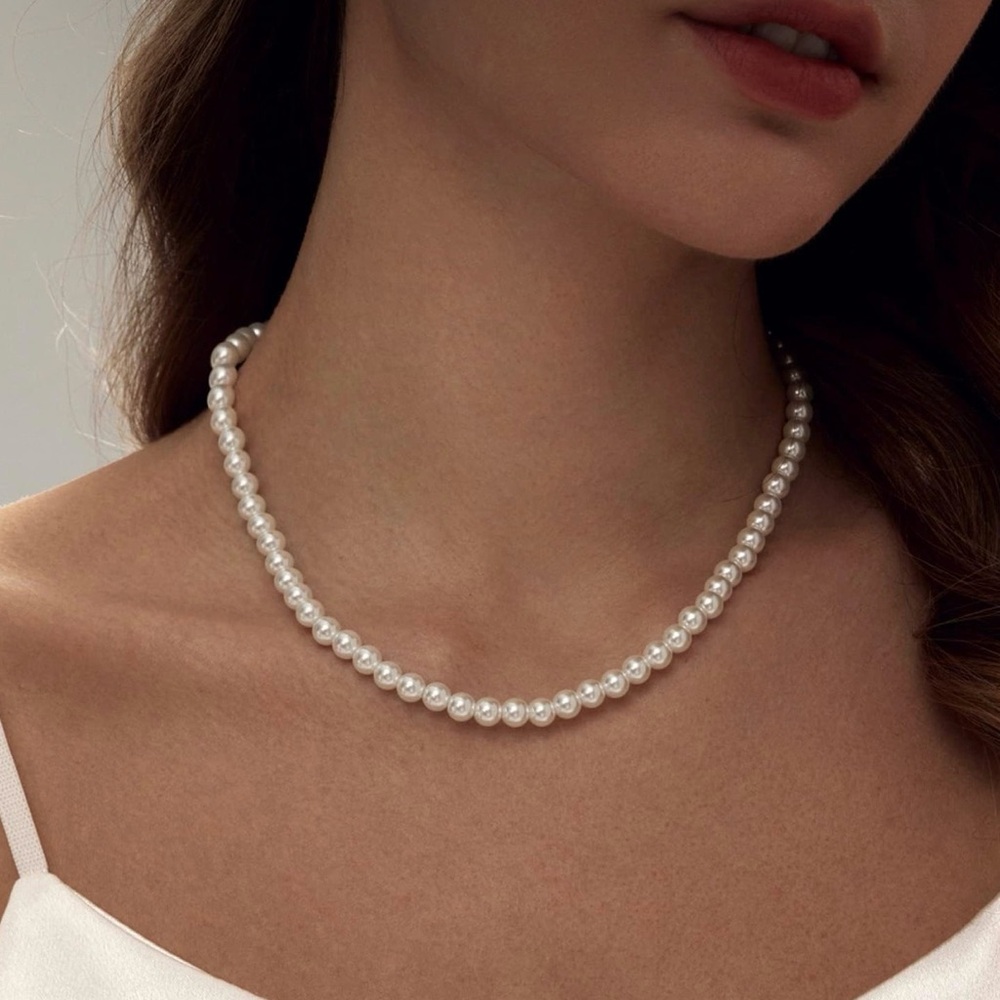 Elegant White Dainty Round Pearl Choker Necklace